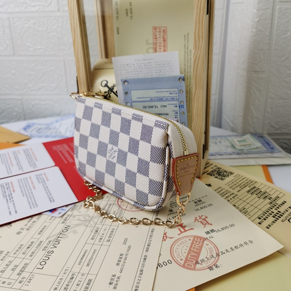 ルイヴィトンバッグ背面デザイン